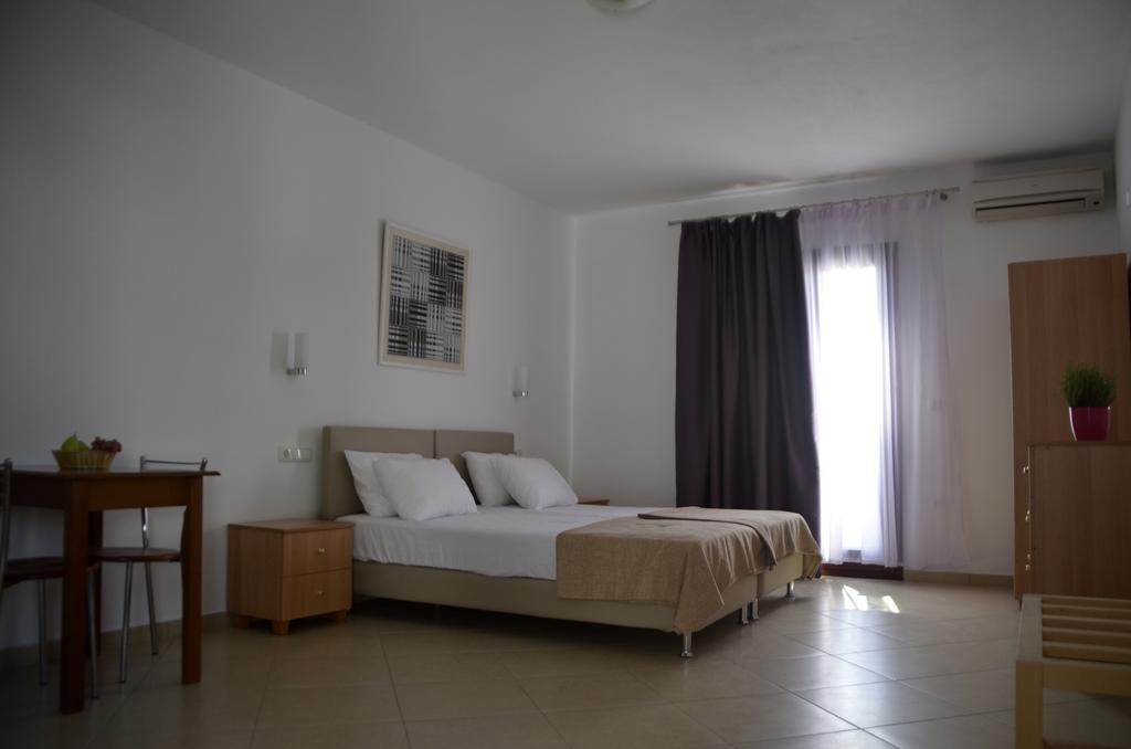 Alex Mike Apartment Agia Anna  Bagian luar foto