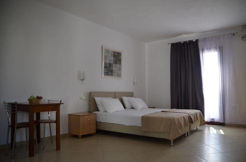 Alex Mike Apartment Agia Anna  Bagian luar foto